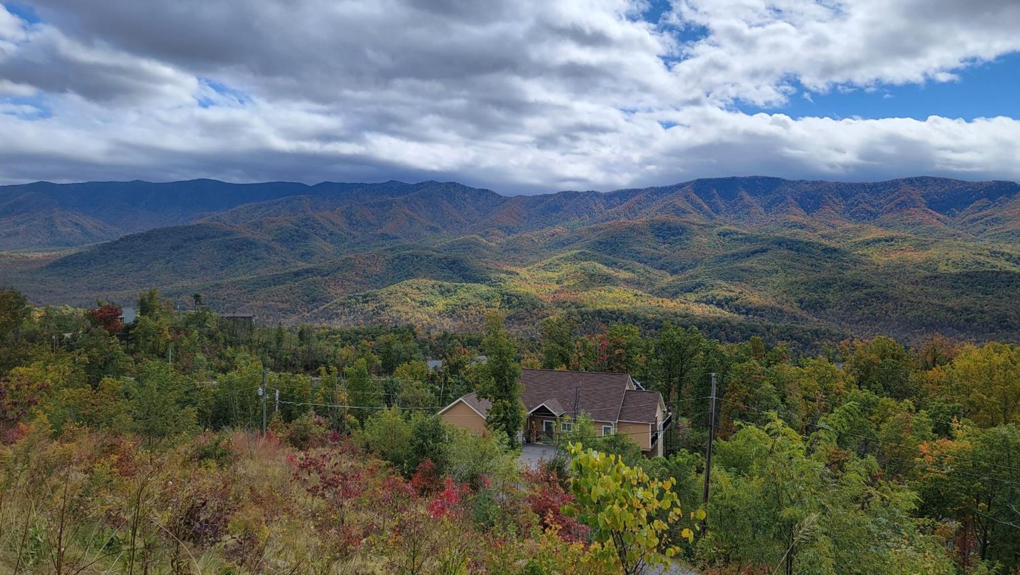 Villa Bear Necessities, Luxury 5Bd Mtn Views, Hot Tub, Many Bear Sightings Gatlinburg Esterno foto